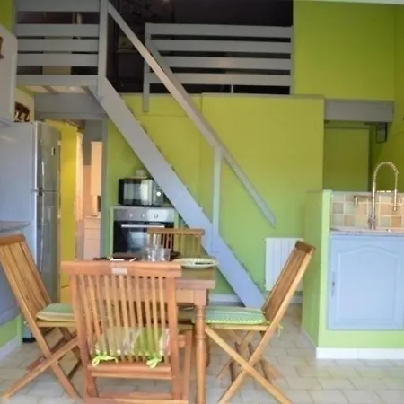 Prázdninový dům Maison Fleury-saint-pierre-la-mer, 1 Piece, 4 Personnes - Fr-1-229d-32 *